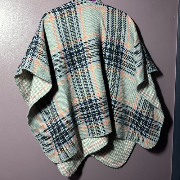 Plaid Women's Cape in Blue and Pink - Picture 7 of 7
